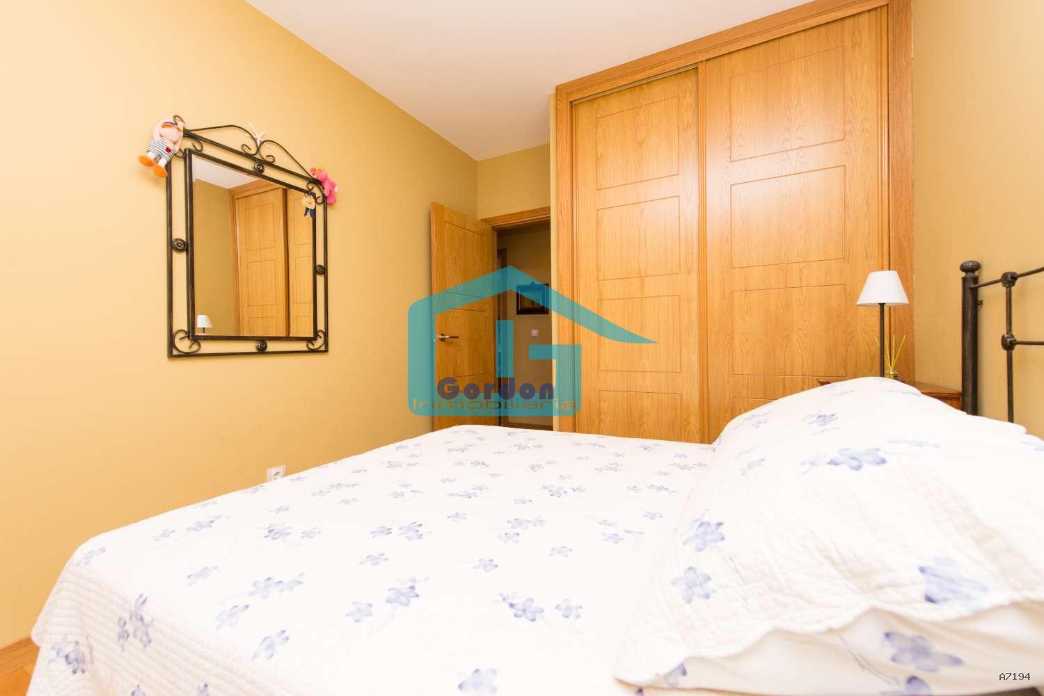 Flat for Sale in Grove, O