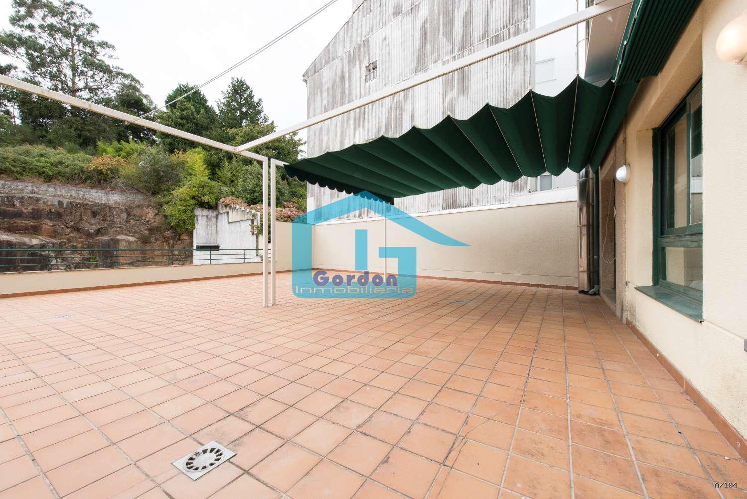 Flat for Sale in Grove, O