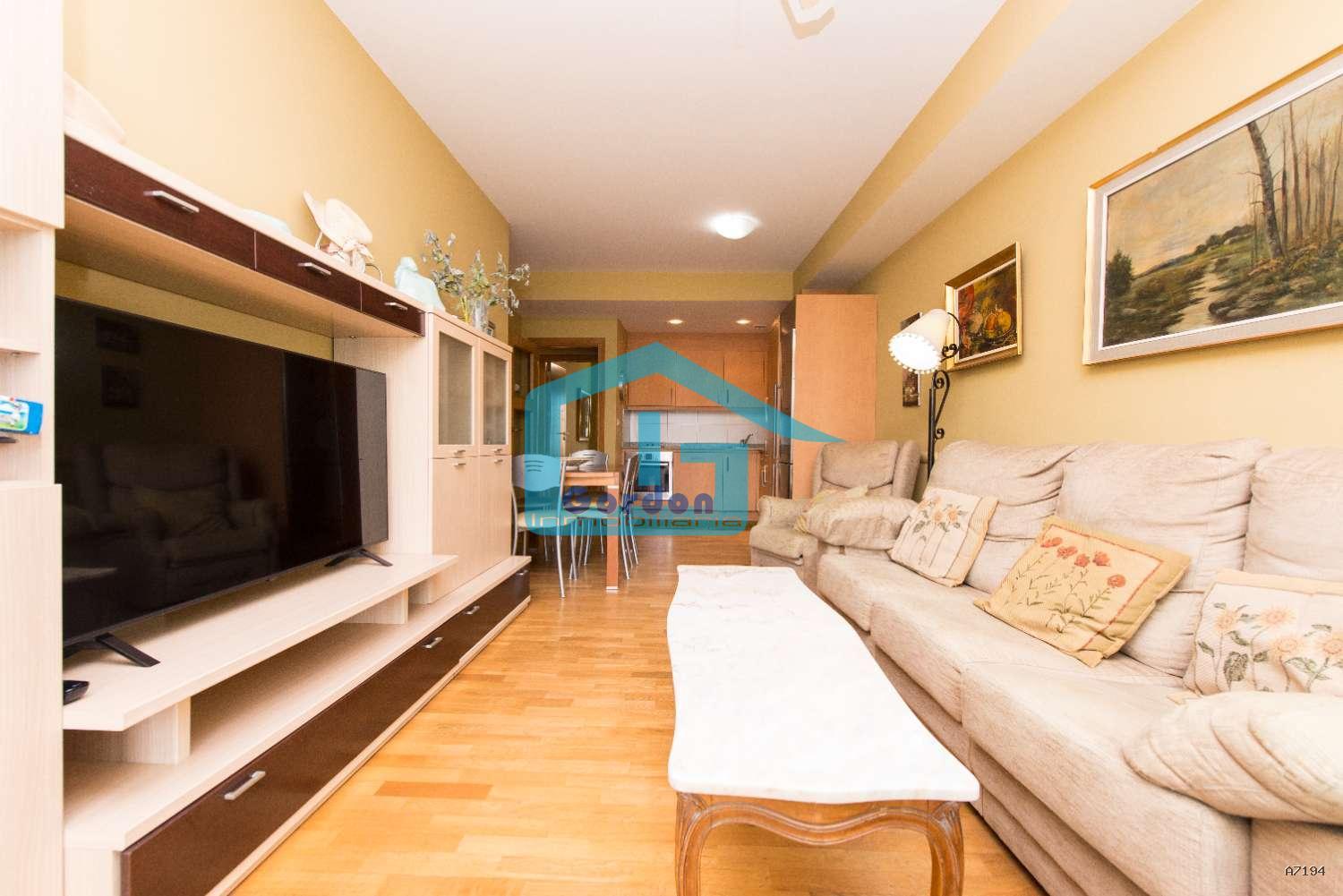Flat for Sale in Grove, O