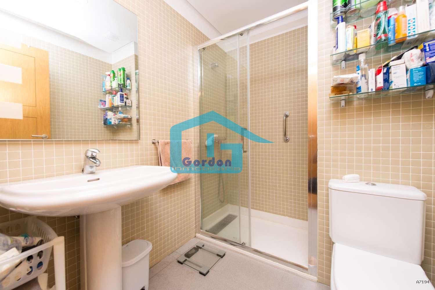 Flat for Sale in Grove, O