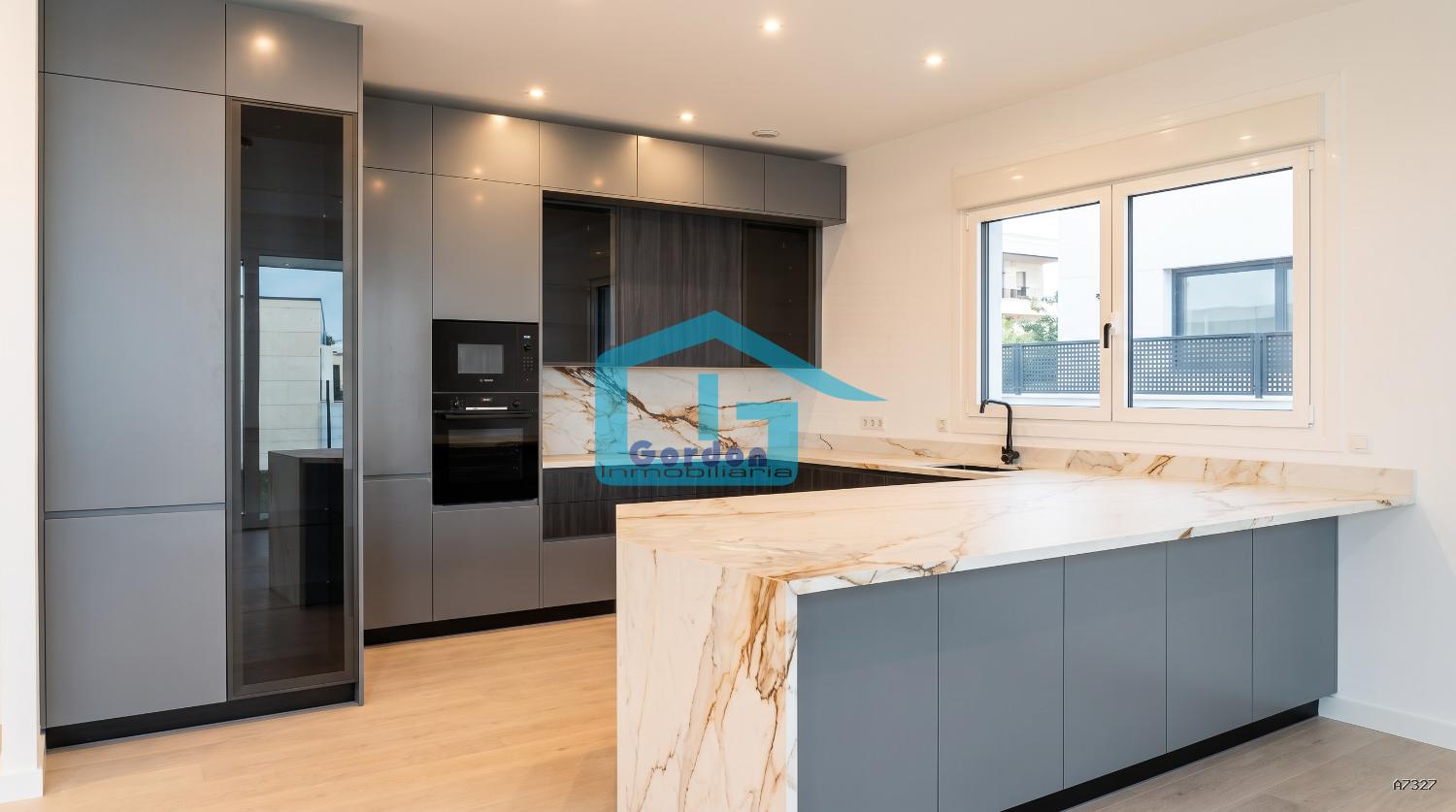 Chalet for Sale in Sanxenxo