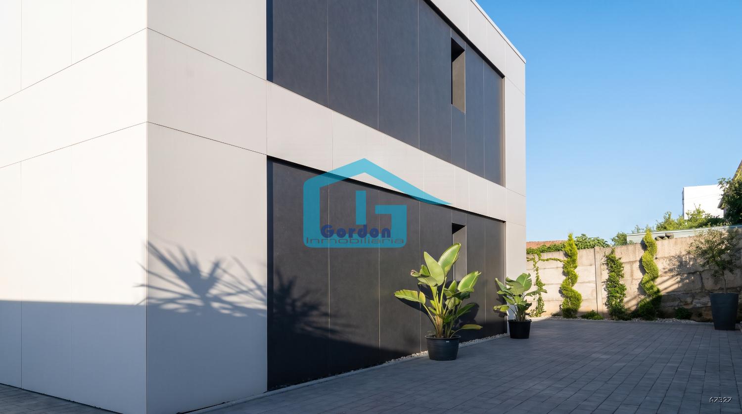 Chalet for Sale in Sanxenxo