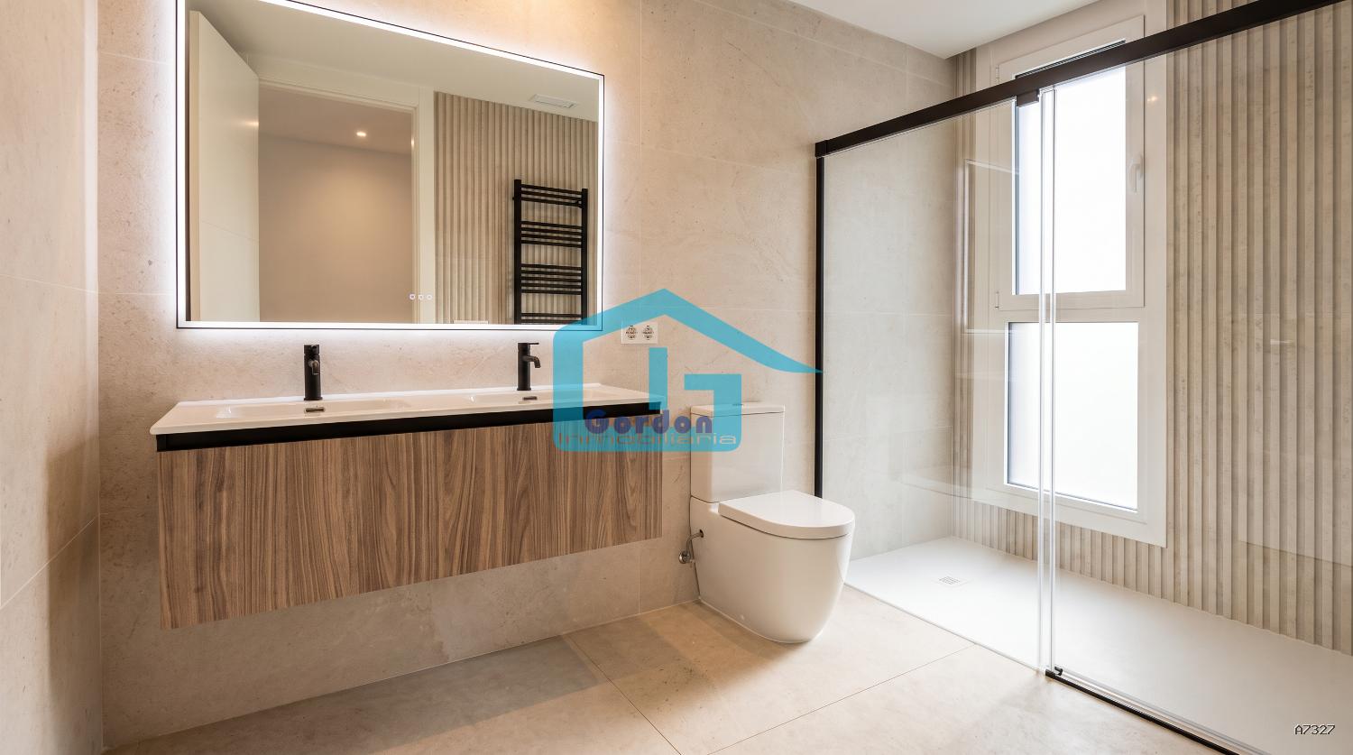 Chalet for Sale in Sanxenxo