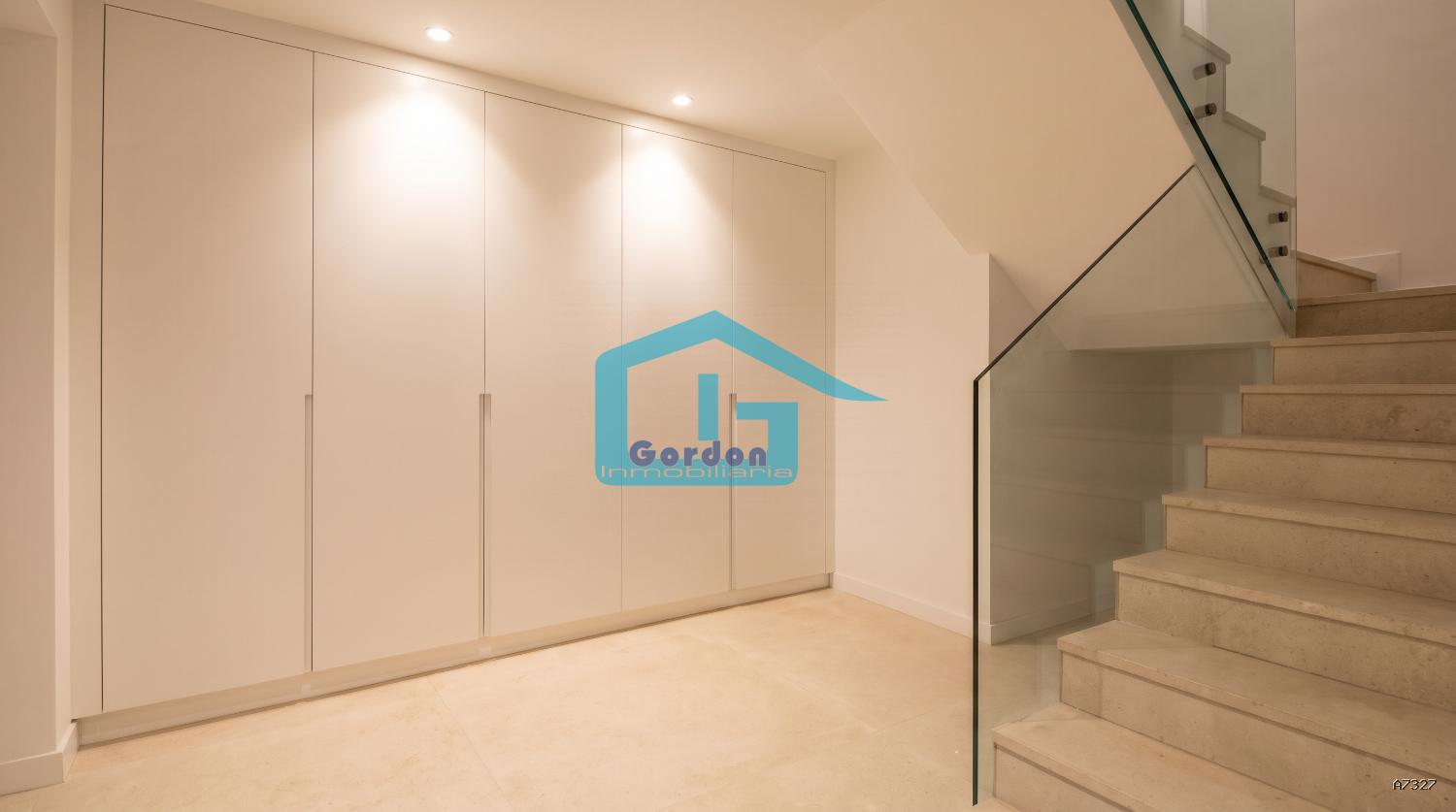 Chalet for Sale in Sanxenxo