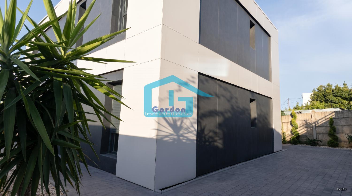 Chalet for Sale in Sanxenxo