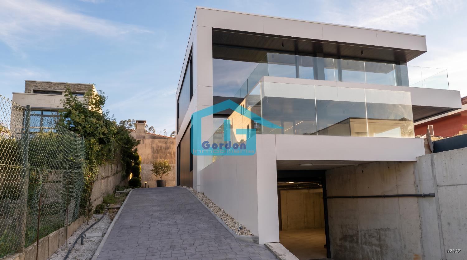 Chalet for Sale in Sanxenxo