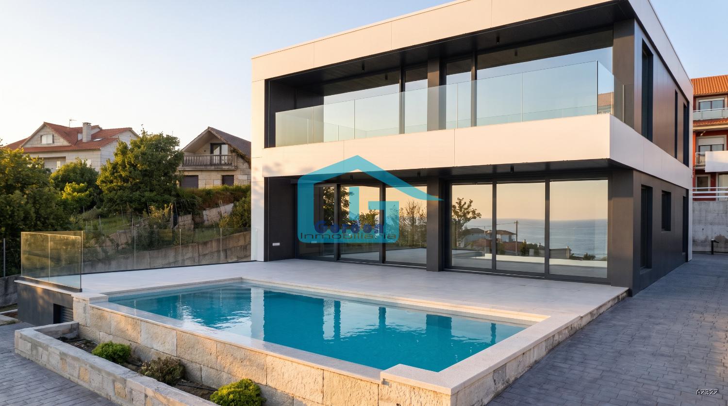 Chalet for Sale in Sanxenxo