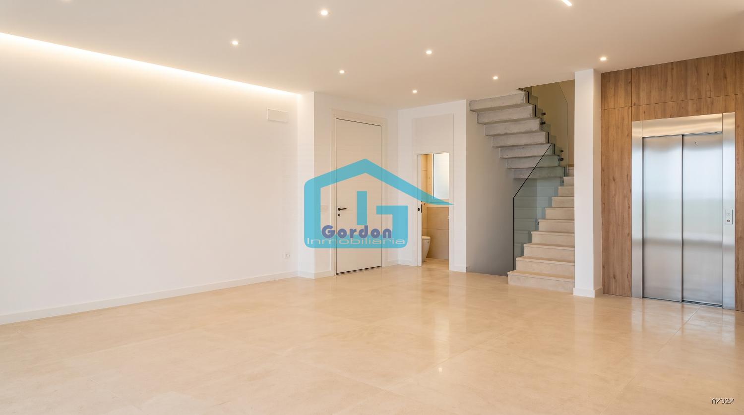 Chalet for Sale in Sanxenxo