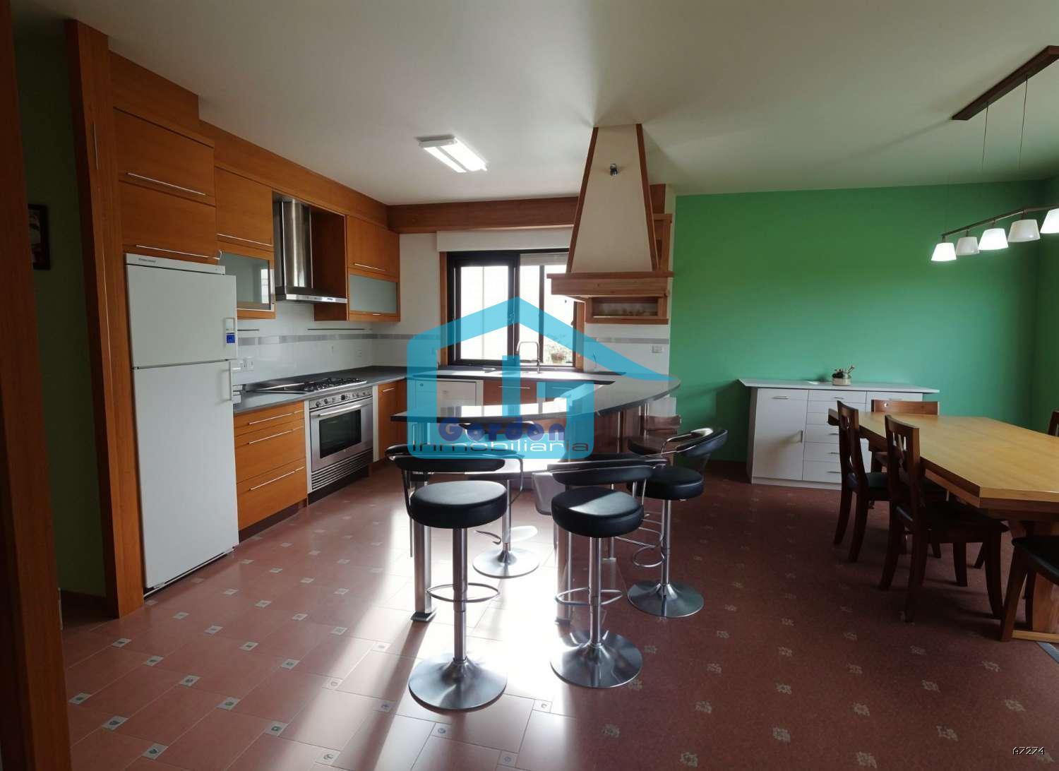 Chalet for Sale in Sanxenxo