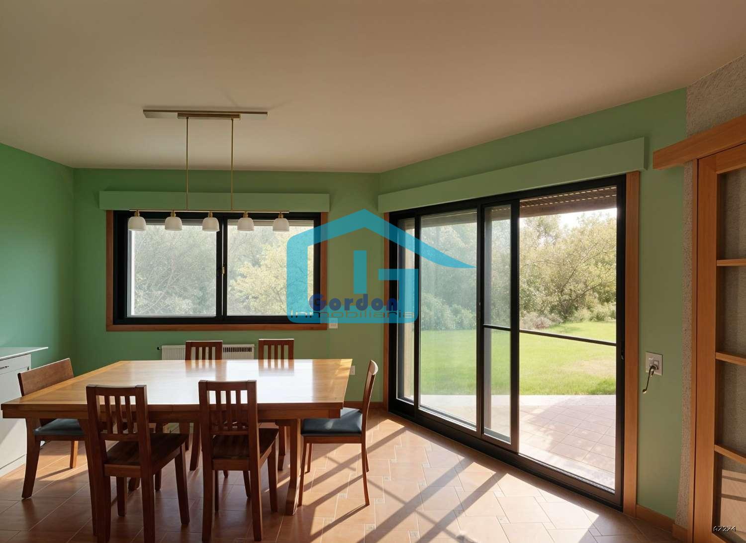 Chalet for Sale in Sanxenxo