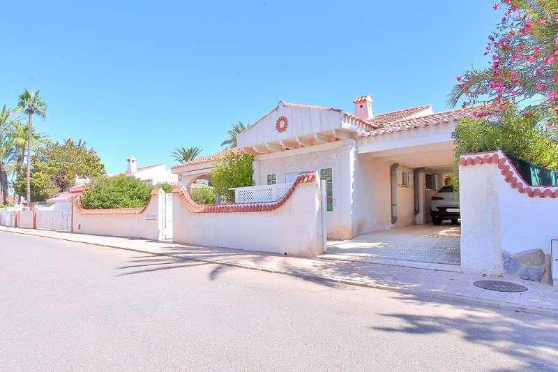 Villa for Sale in Cartagena