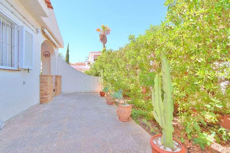 Villa for Sale in Cartagena