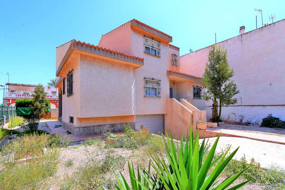 Villa for Sale in Cartagena