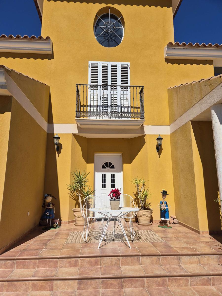 Villa for Sale in Totana