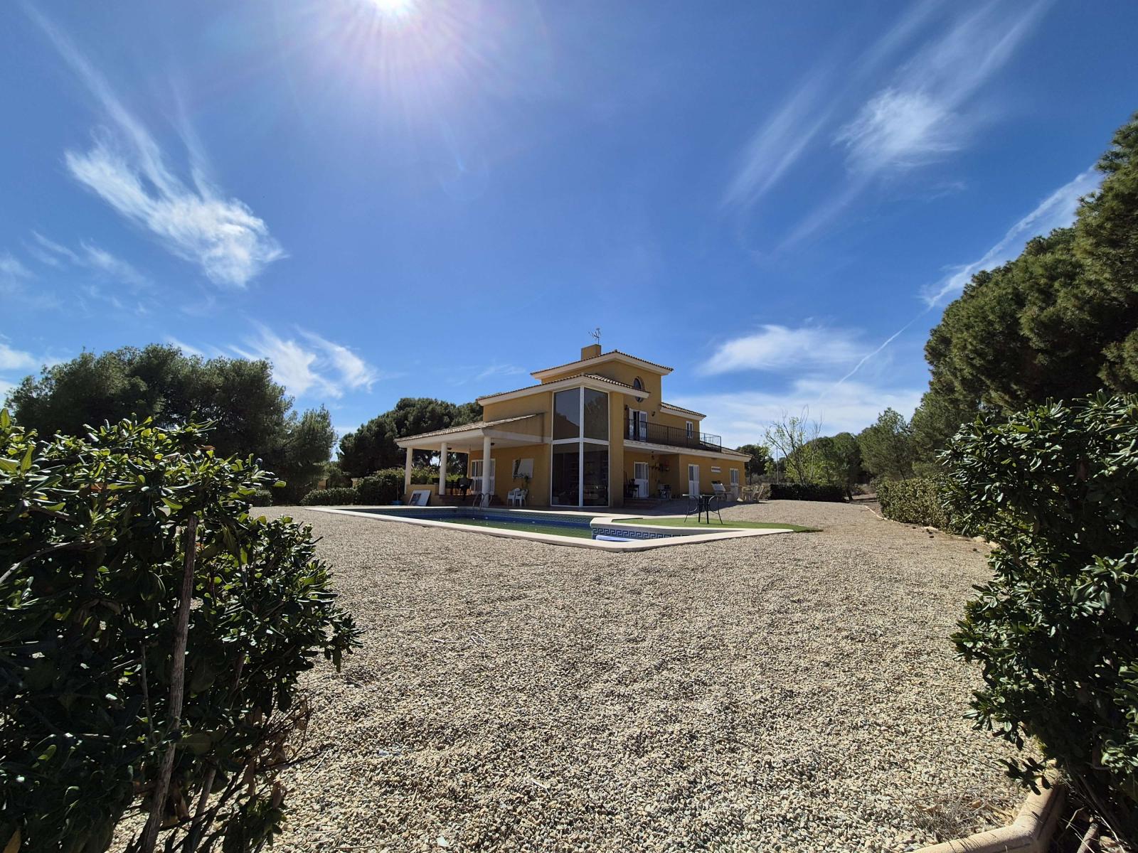 Villa for Sale in Totana