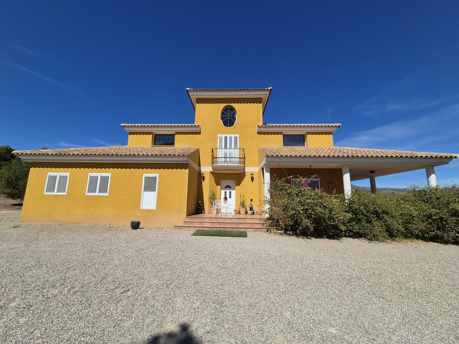 Villa for Sale in Totana