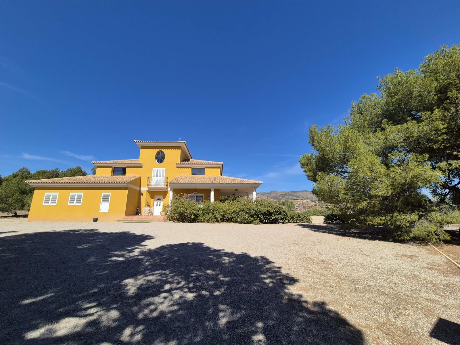Villa for Sale in Totana
