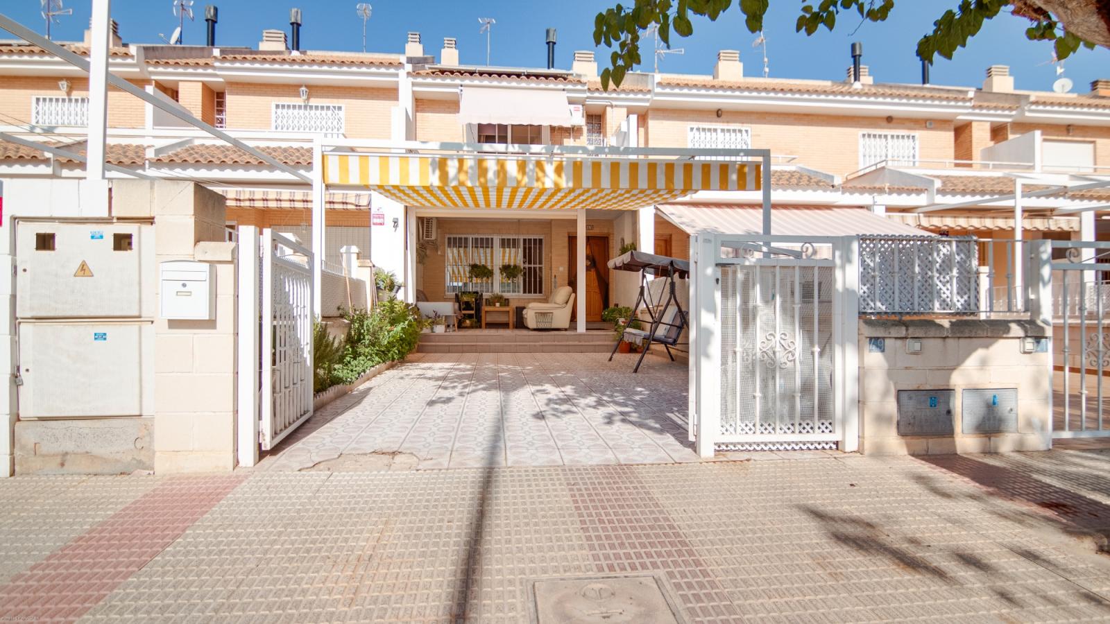 House for Sale in Los Alcázares