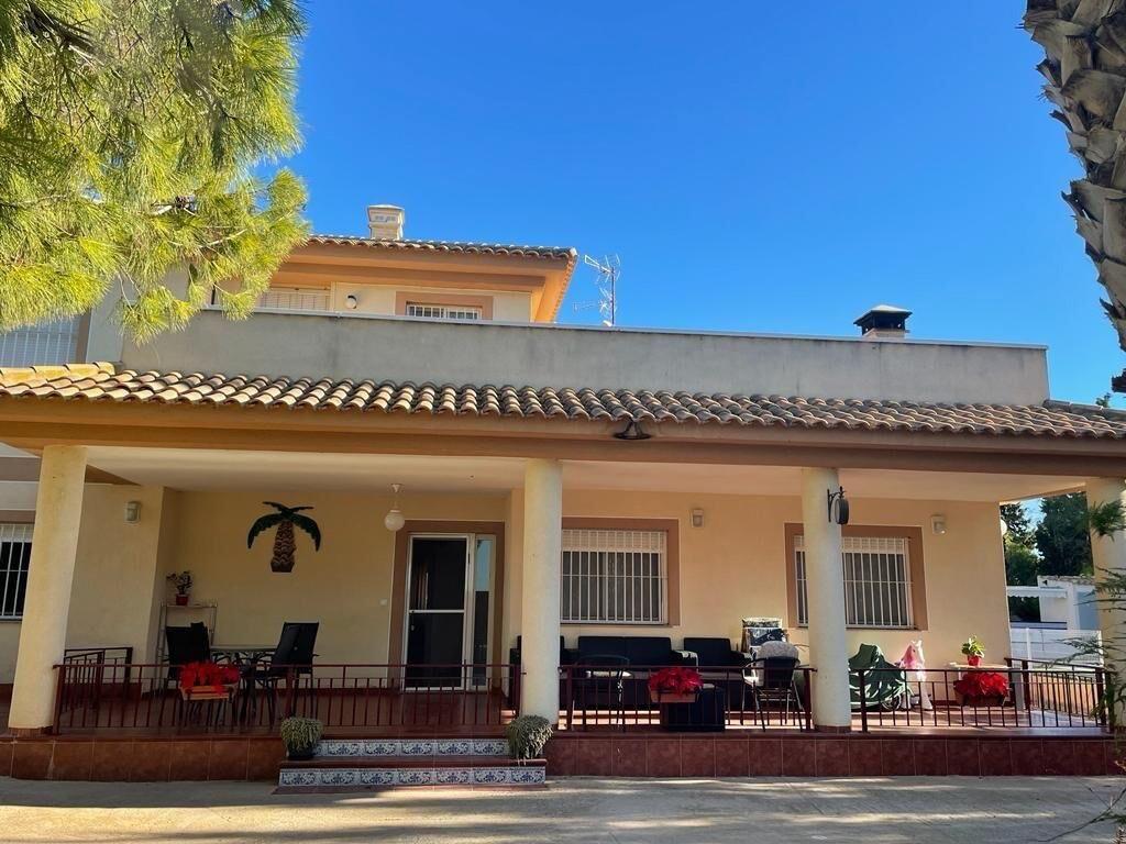 Villa en Venta en Los Alcázares