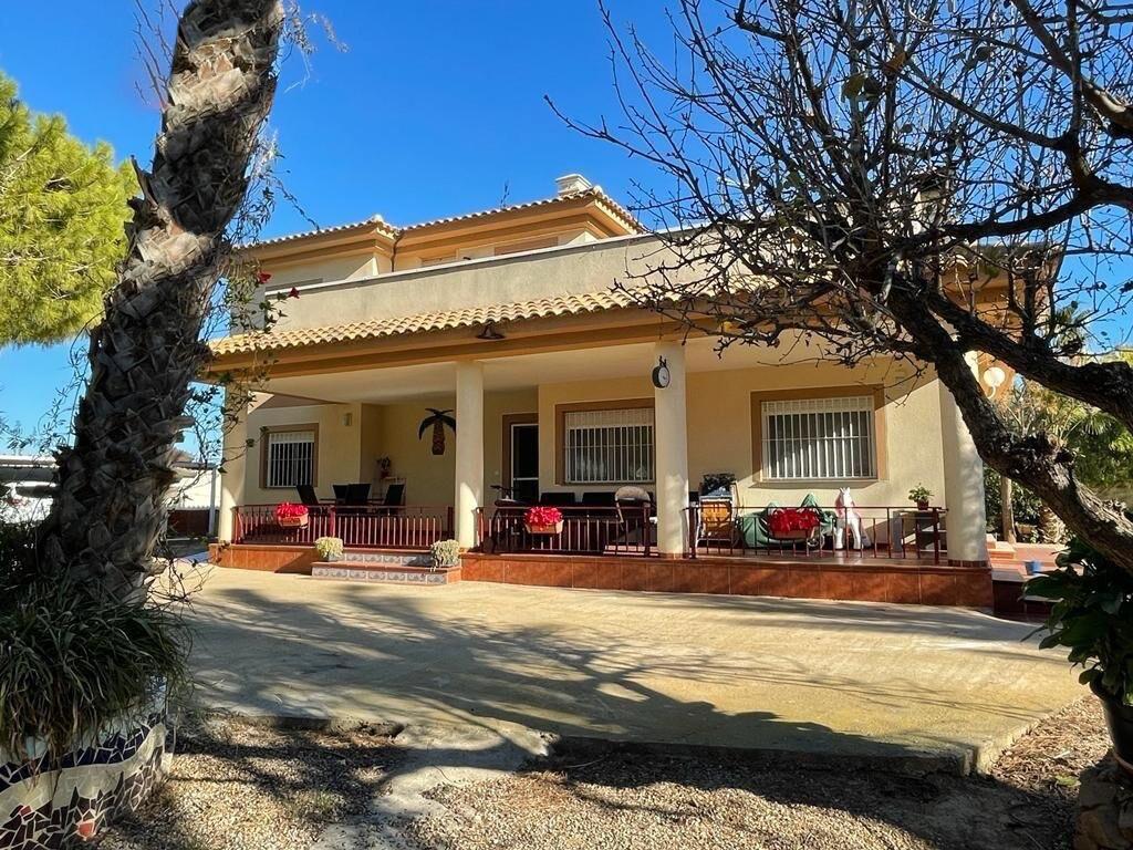 Villa en Venta en Los Alcázares