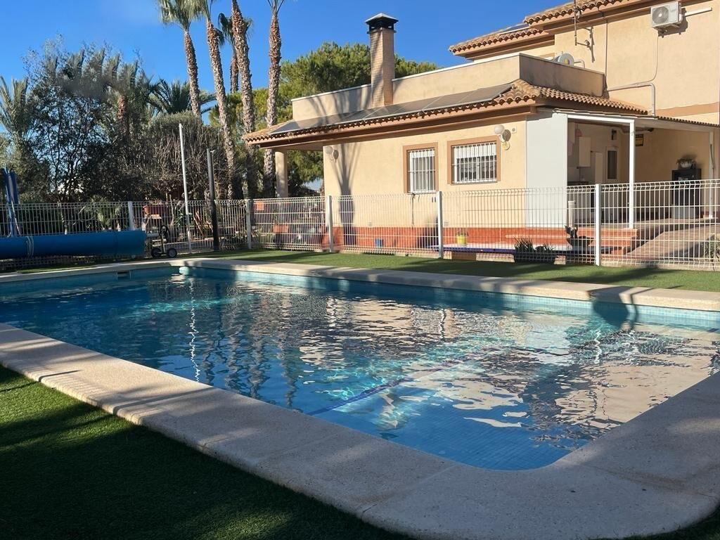 Villa en Venta en Los Alcázares