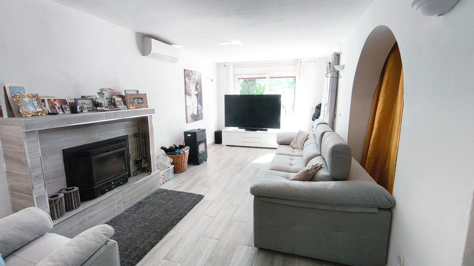 Chalet for Sale in Turre
