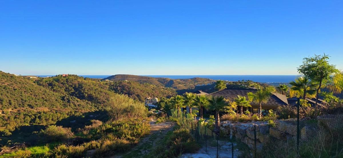 Plot for Sale in Benahavís