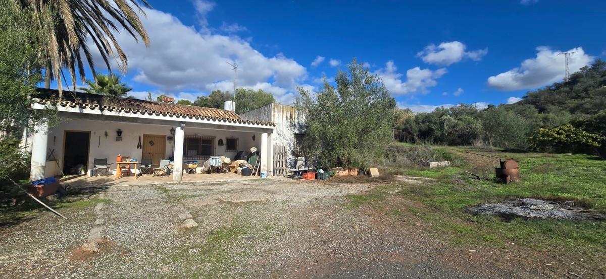 Villa for Sale in Estepona