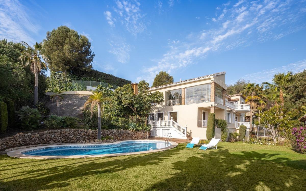 Villa en Venta en Estepona