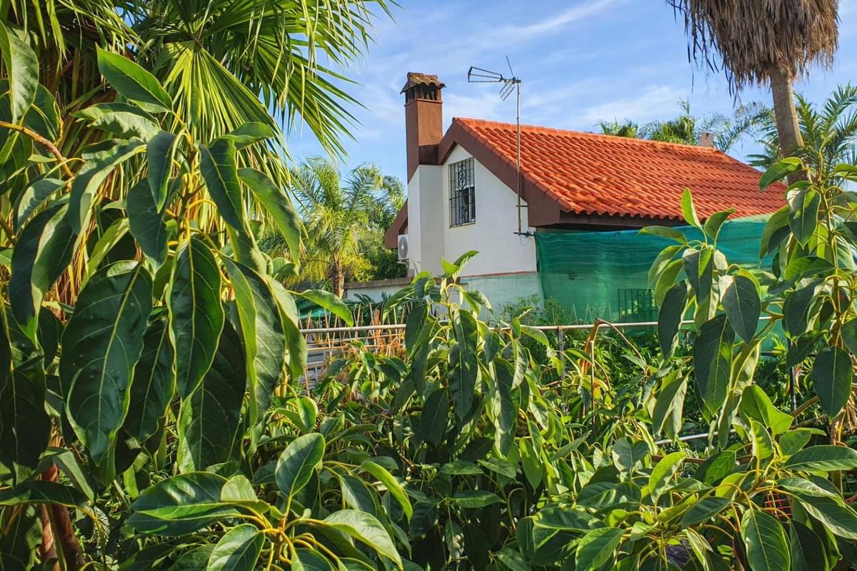 Villa for Sale in Guaro