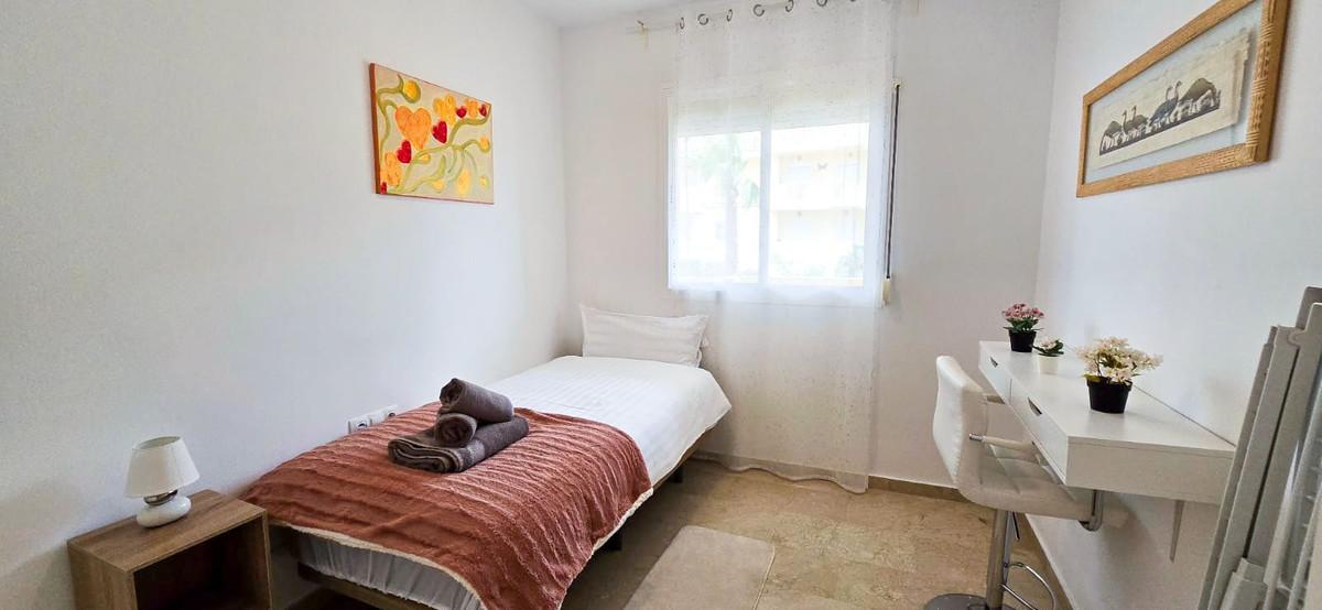 Apartment for Holiday Rental in Manilva
