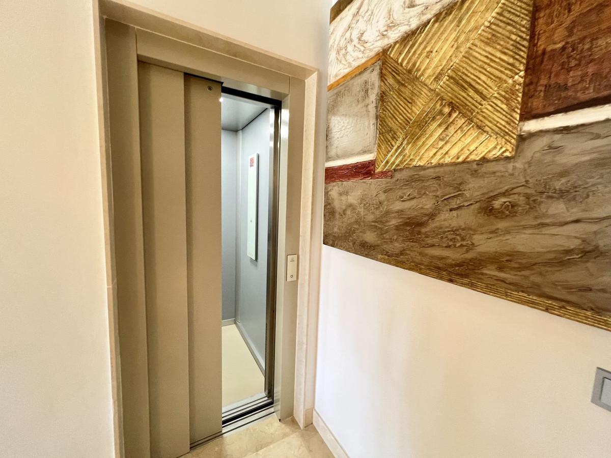 Villa for Sale in Estepona