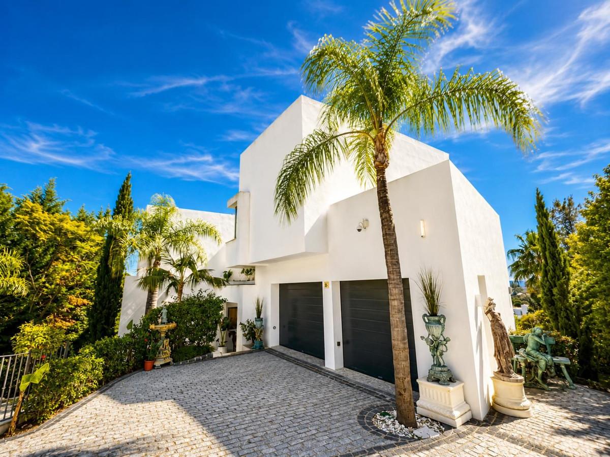 Villa for Sale in Estepona