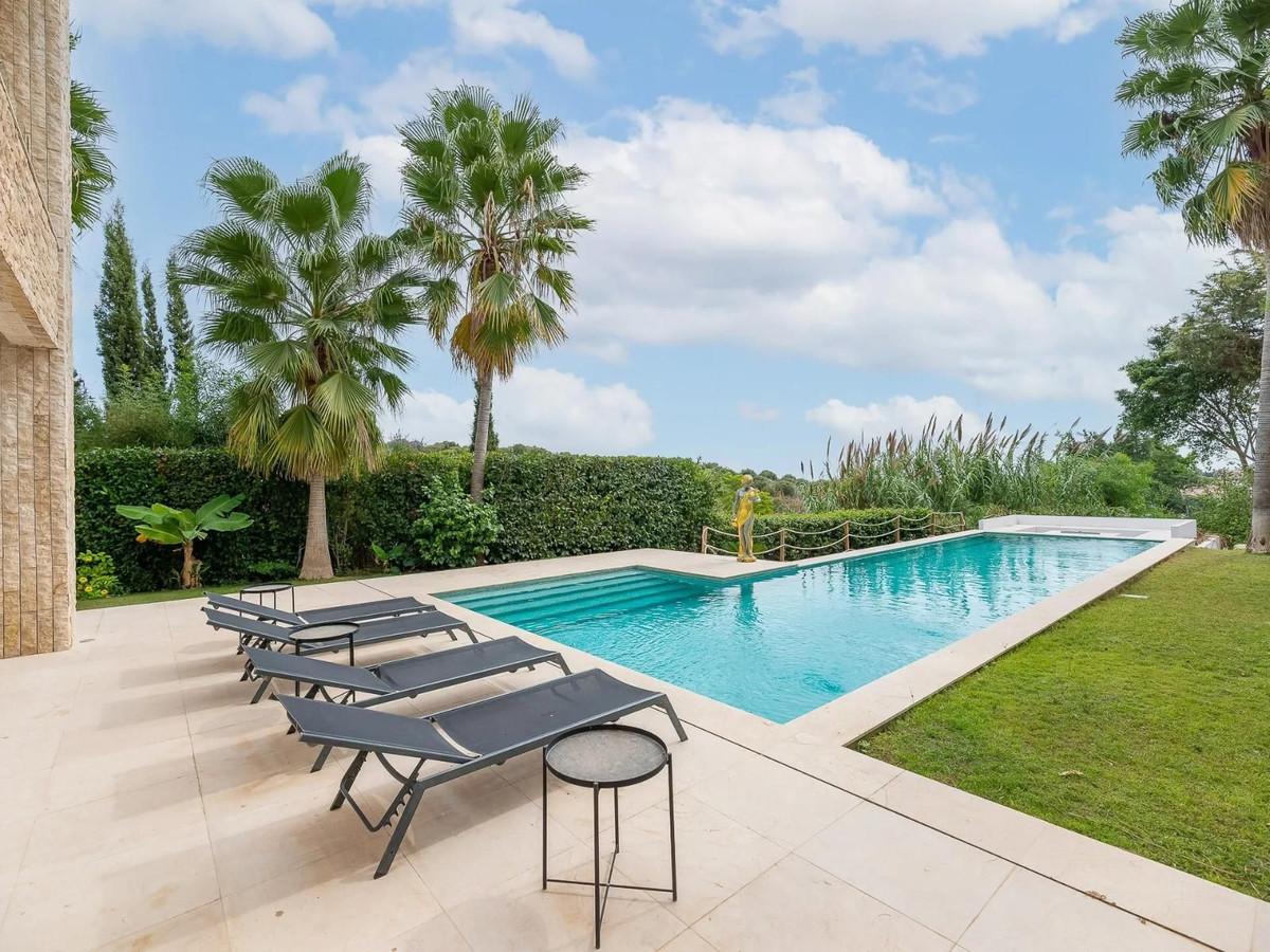 Villa for Sale in Estepona