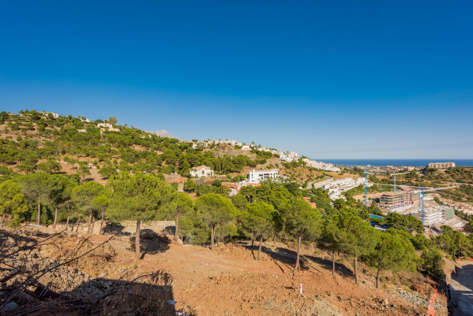 Plot for Sale in Benahavís