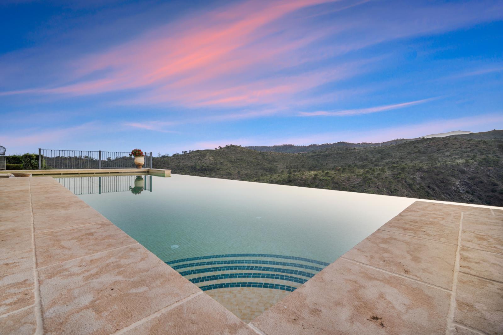 Villa for Sale in Benahavís
