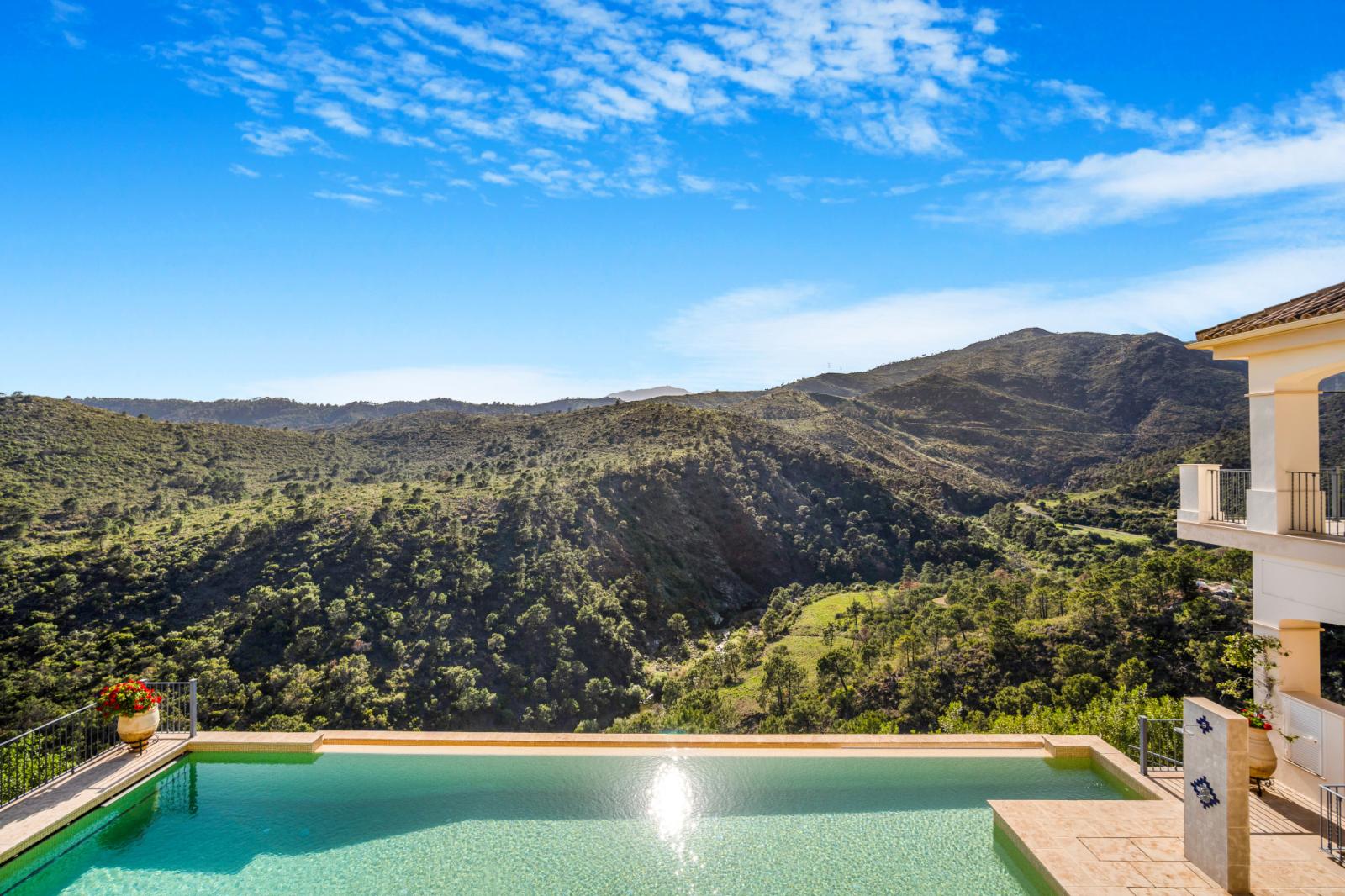 Villa for Sale in Benahavís