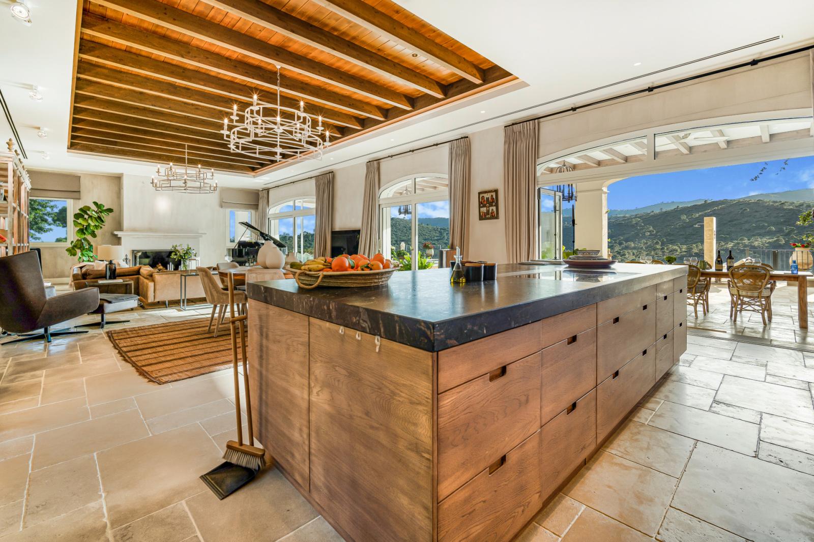 Villa for Sale in Benahavís