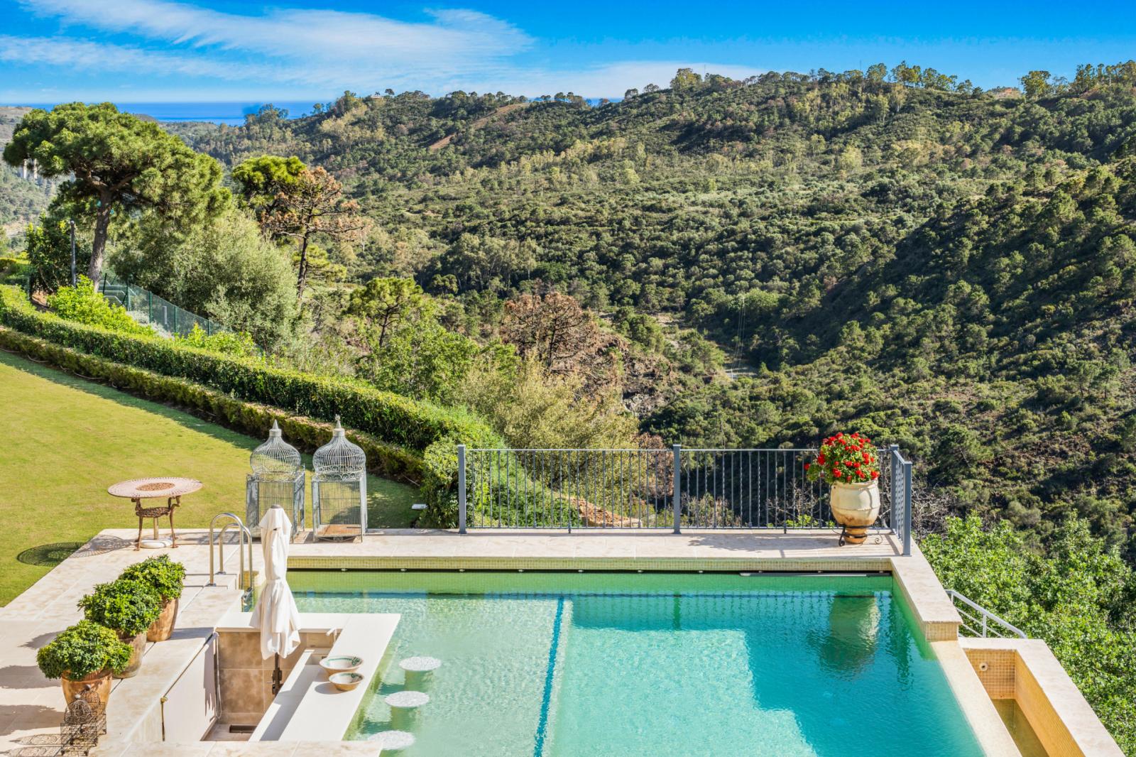 Villa for Sale in Benahavís