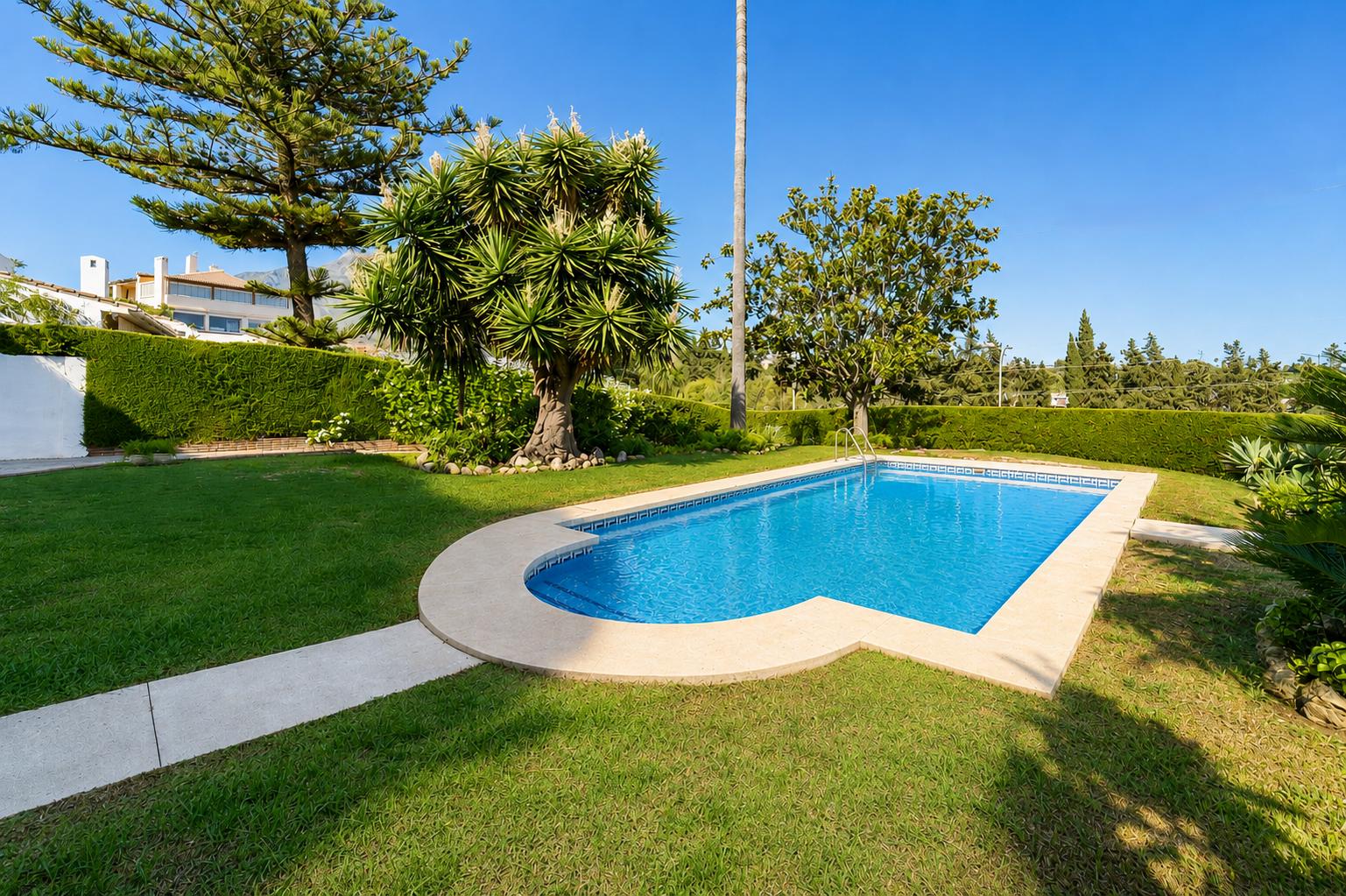 Semi-detached House for Sale in Marbella