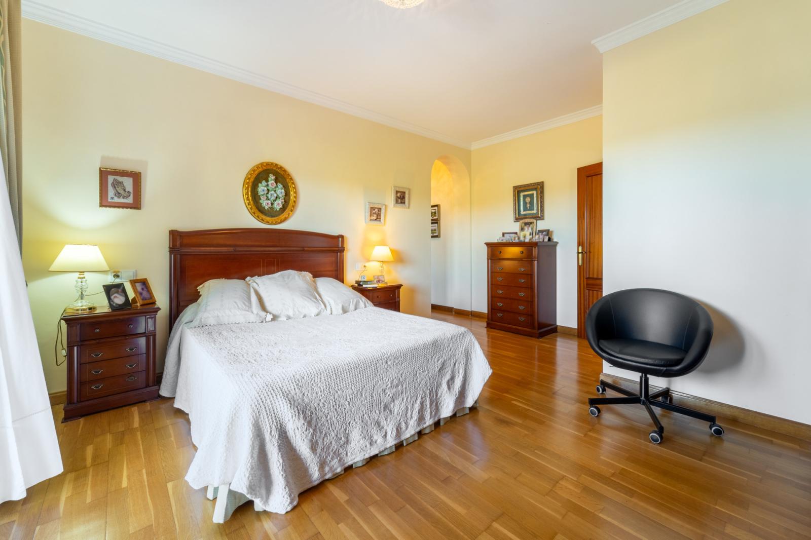 Semi-detached House for Sale in Marbella