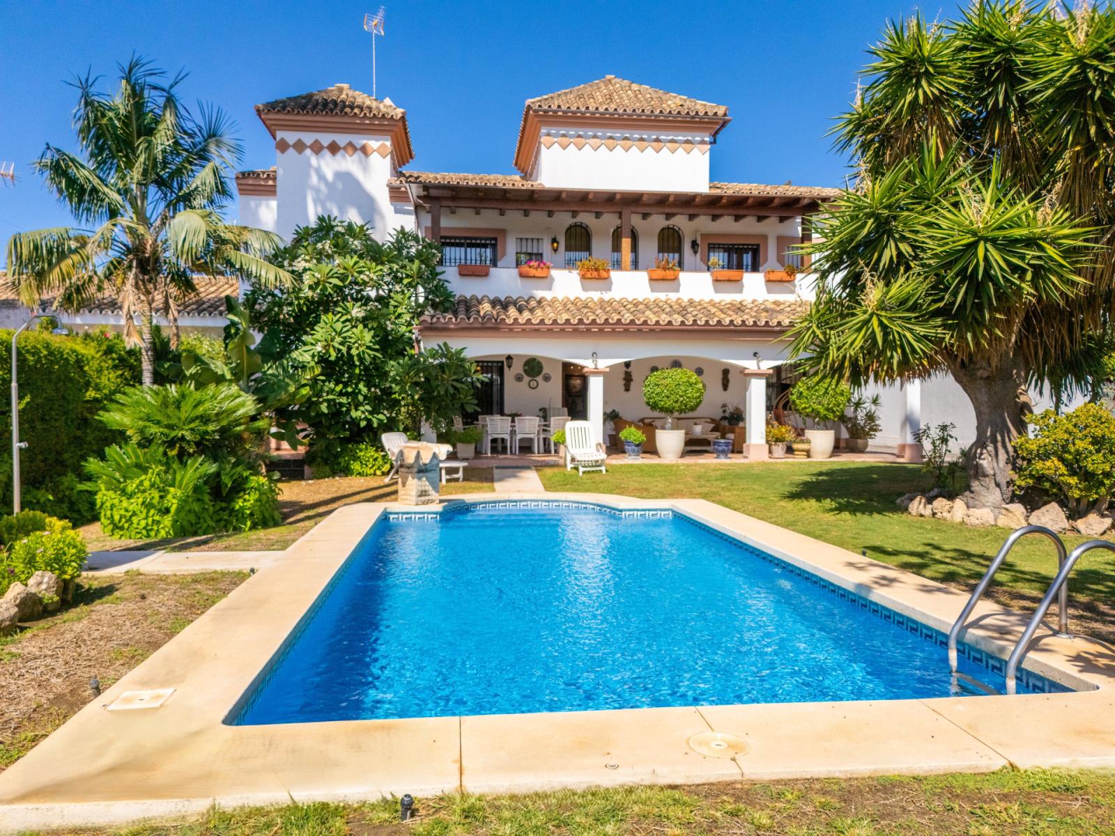 Semi-detached House for Sale in Marbella