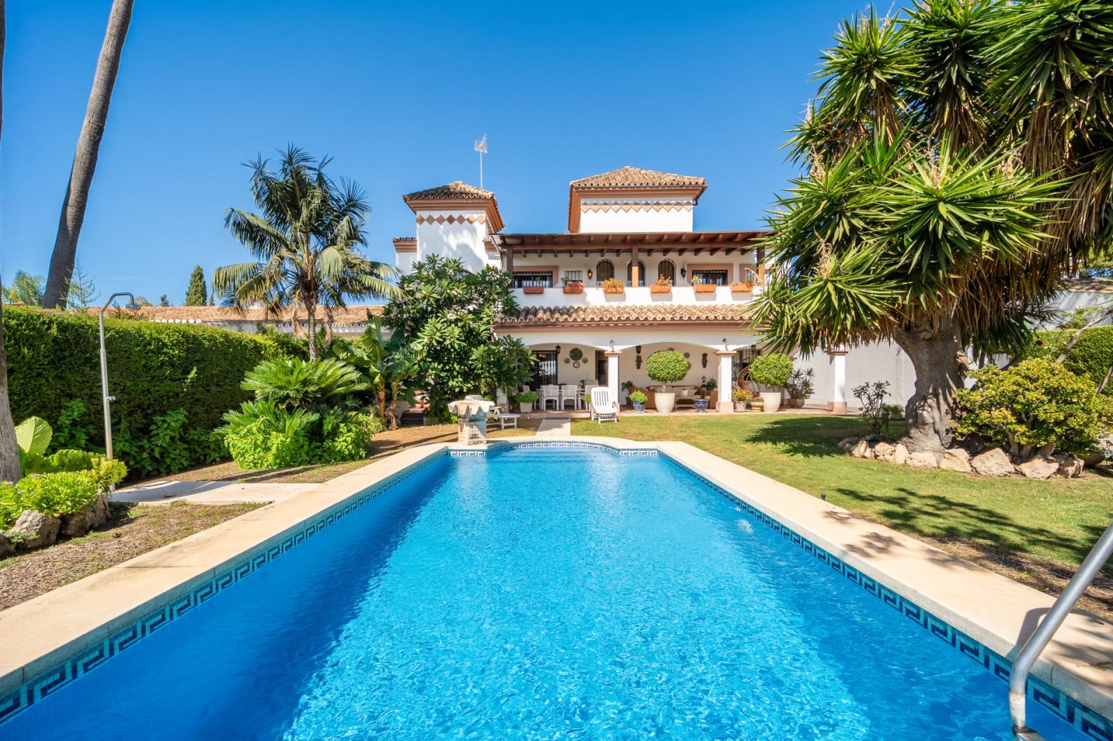 Semi-detached House for Sale in Marbella