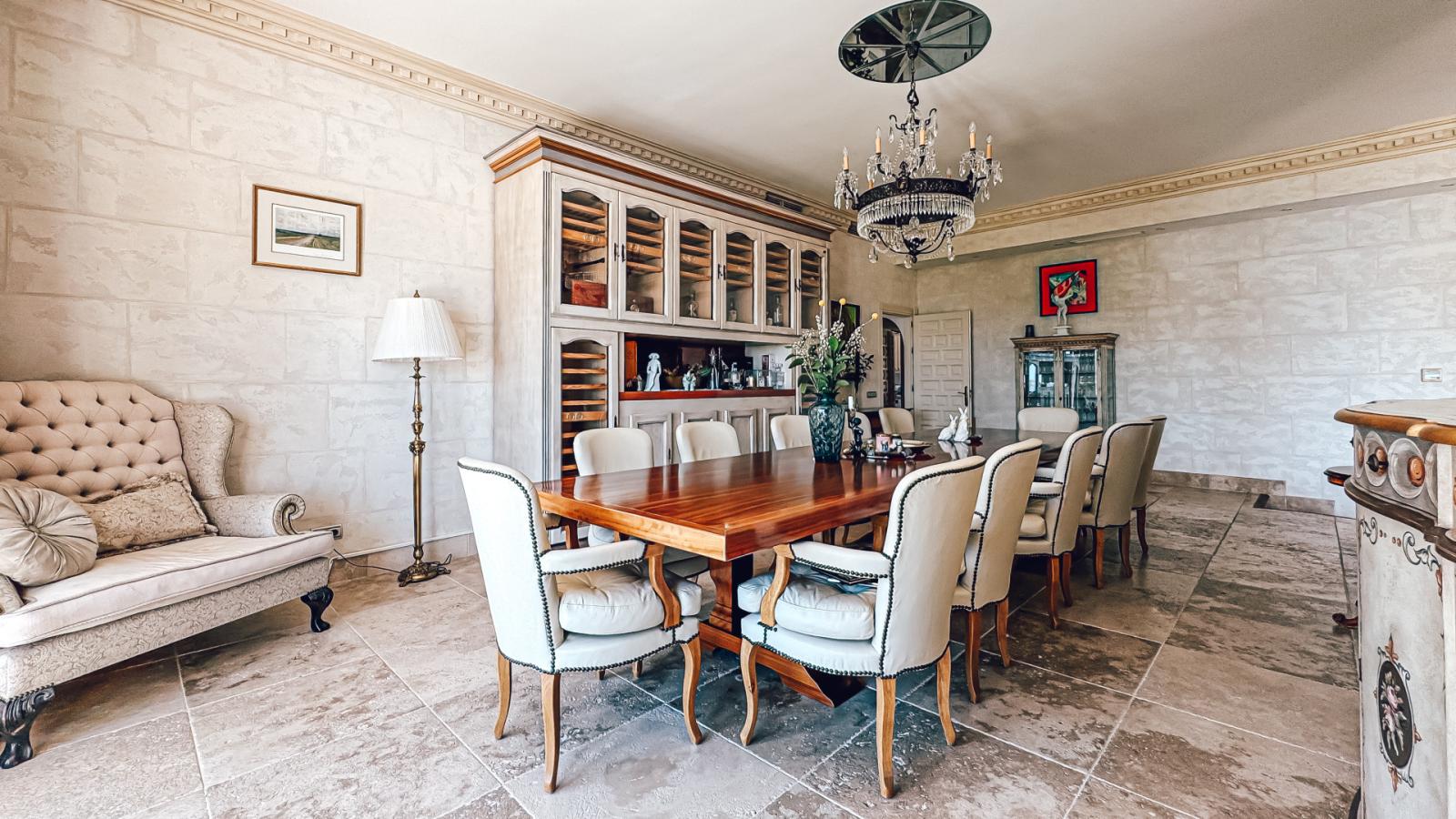 Villa for Sale in Benahavís