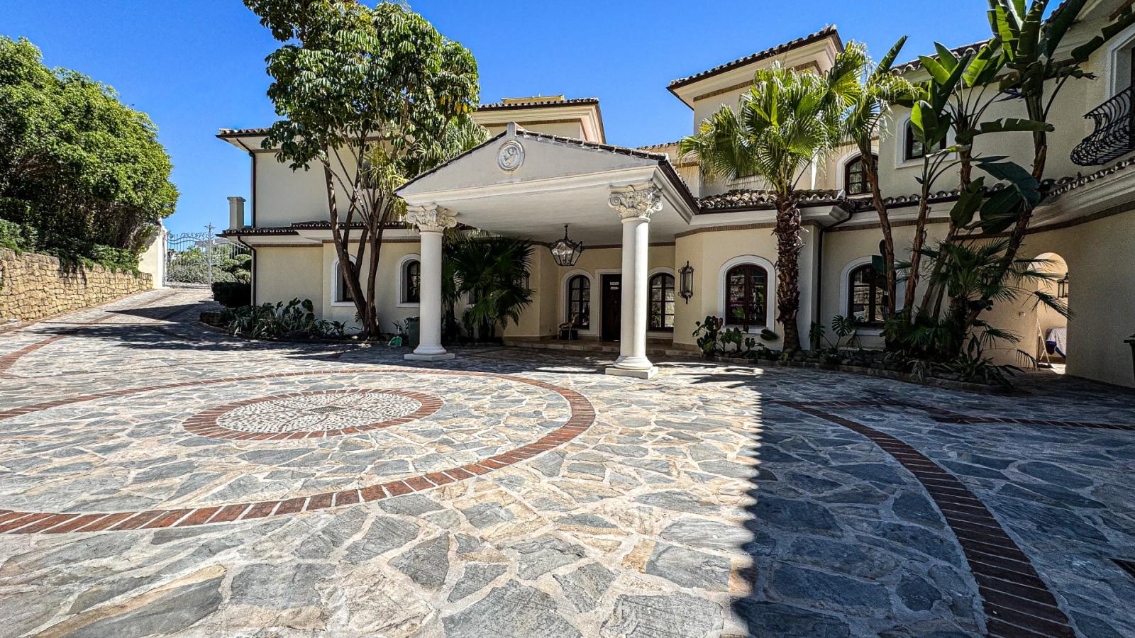 Villa for Sale in Benahavís