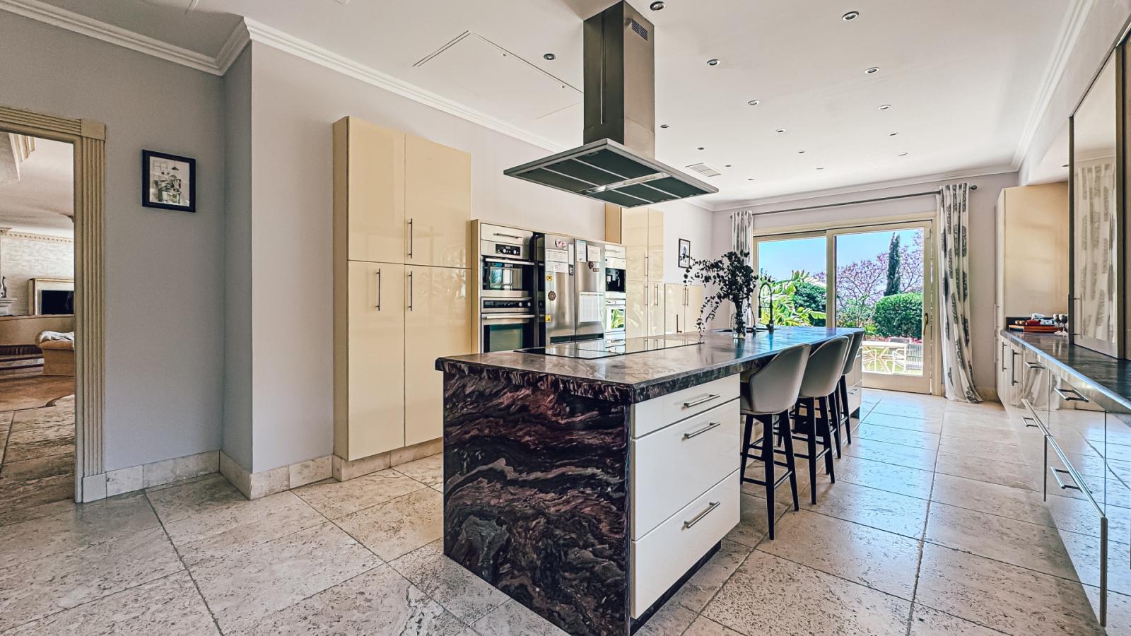 Villa for Sale in Benahavís