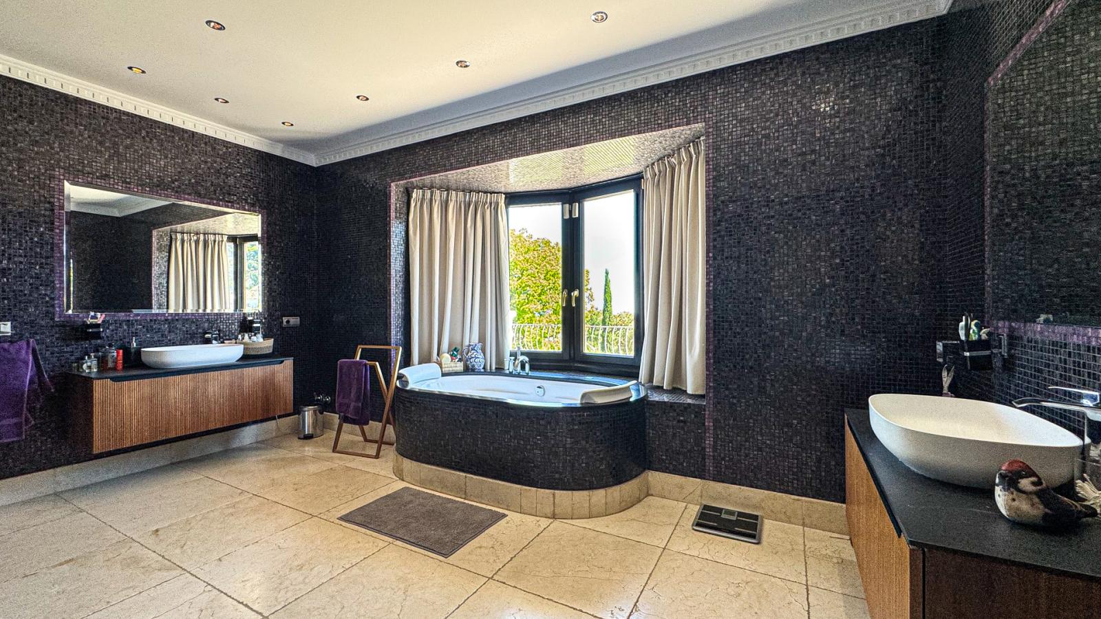 Villa for Sale in Benahavís