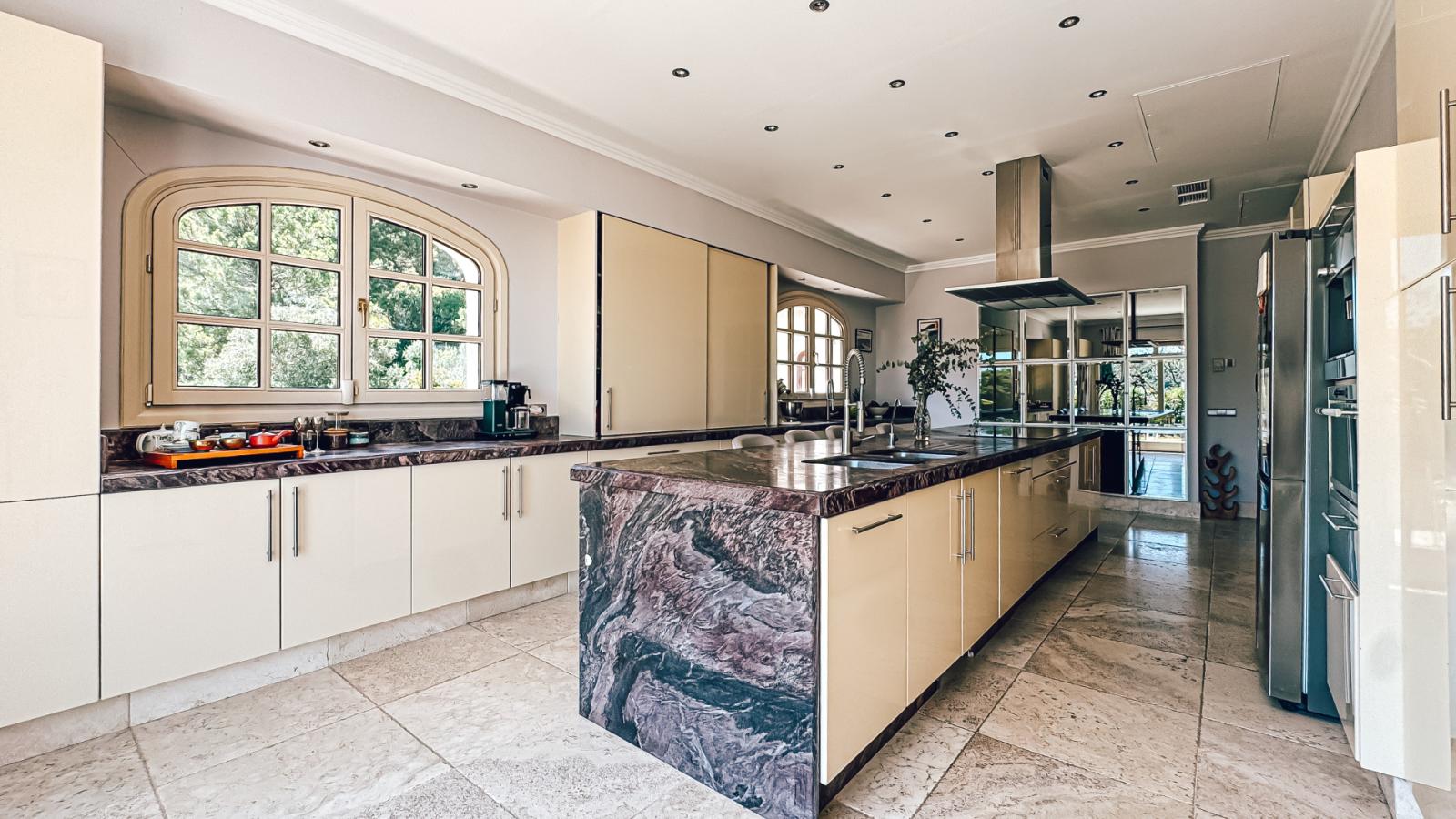 Villa for Sale in Benahavís