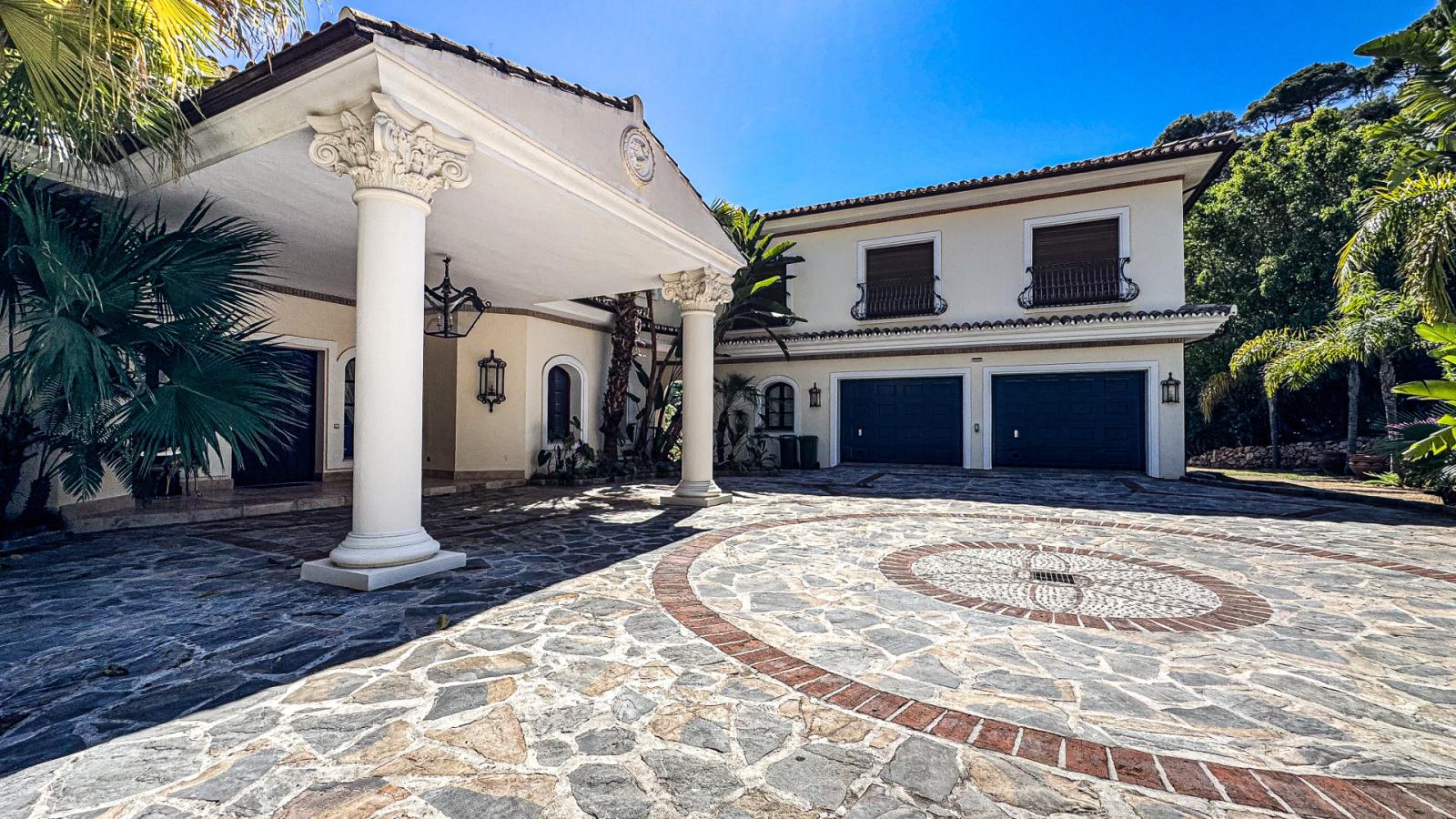 Villa for Sale in Benahavís
