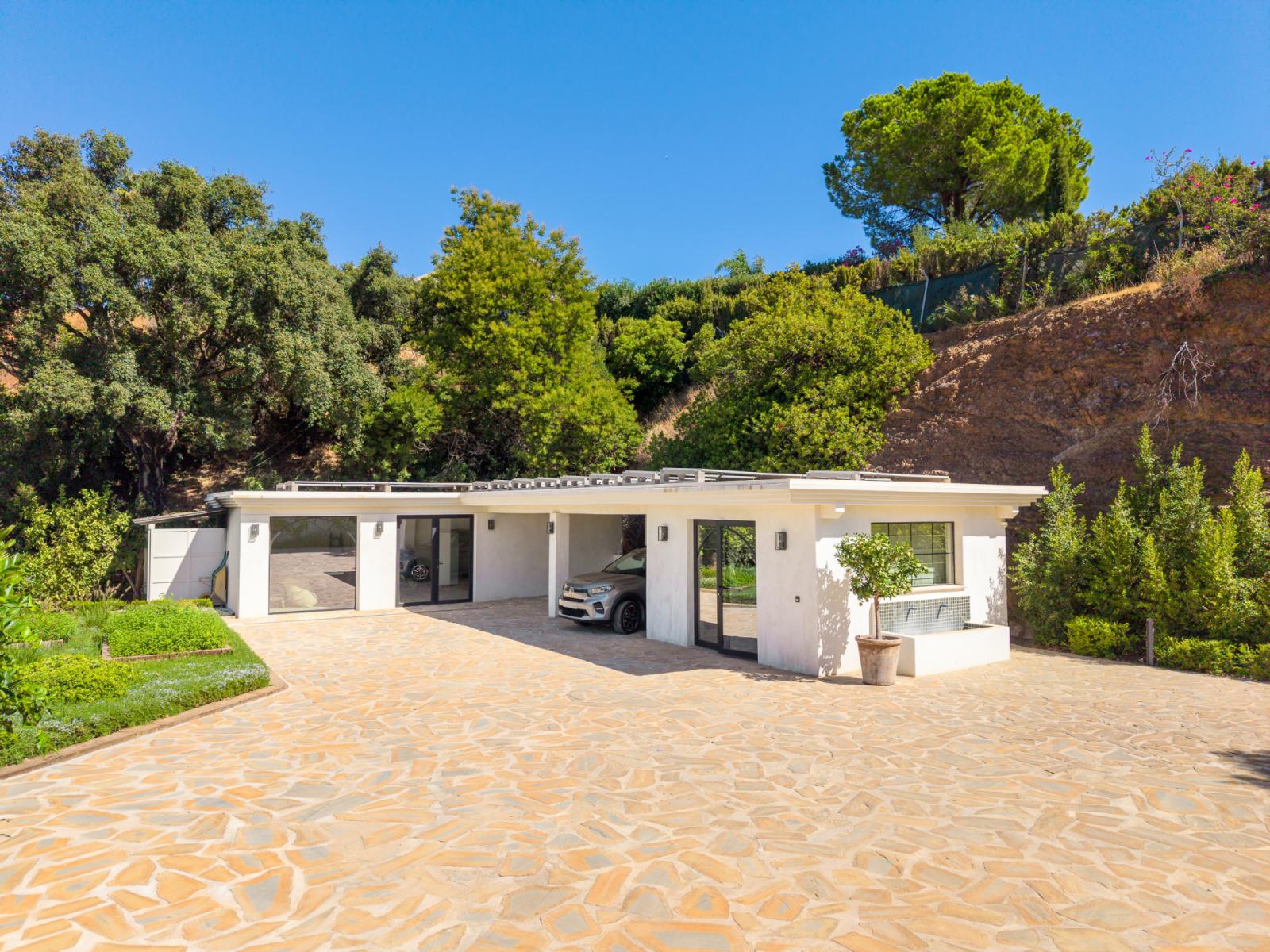 Villa for Holiday Rental in Estepona